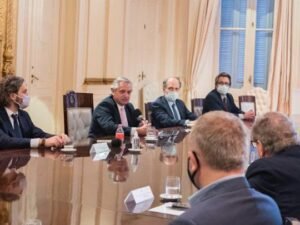 La nueva herramienta incluye las funciones de una billetera digital, que permite hacer pagos con códigos QR en comercios, además de habilitar las transferencias inmediatas de dinero entre contactos agendados en el celular, sin necesidad de ingresar datos de CBU.