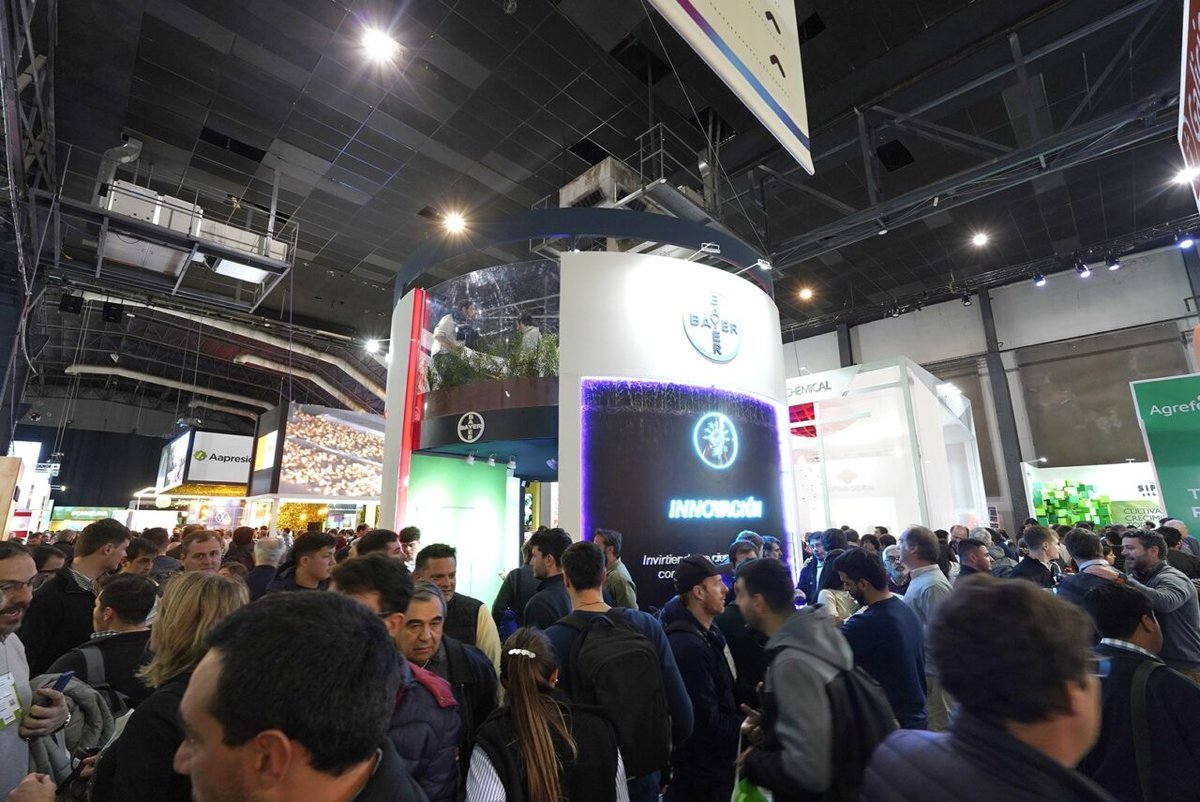 El nuevo modelo de negocio de Bayer ofrece a los productores herramientas tecnológicas que se basan en la ciencia de datos y promueven una agricultura más precisa y sustentable, en donde se optimiza la inversión que realizan y el uso de los recursos naturales.
