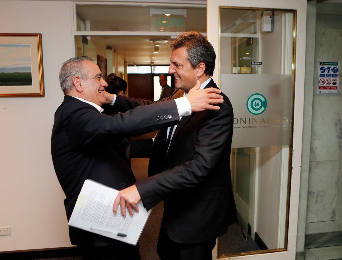El ministro de Economía, Producción y Agricultura participó de un almuerzo en Coninagro junto al Secretario de Agricultura, Juan Jose Bahillo.
