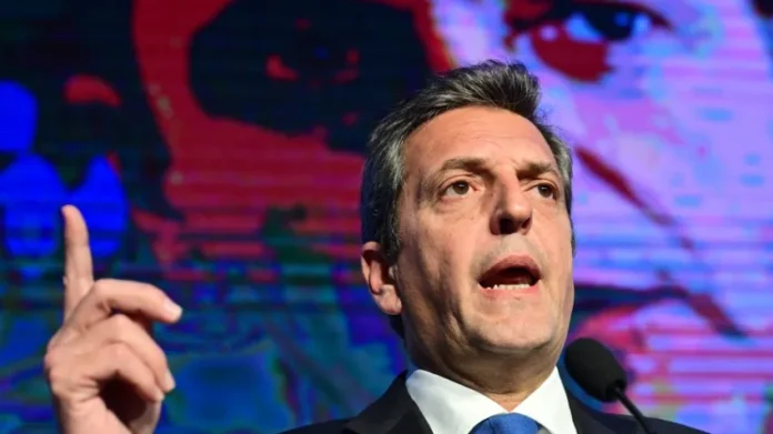 club de paris.jpg Massa viajará a Paris