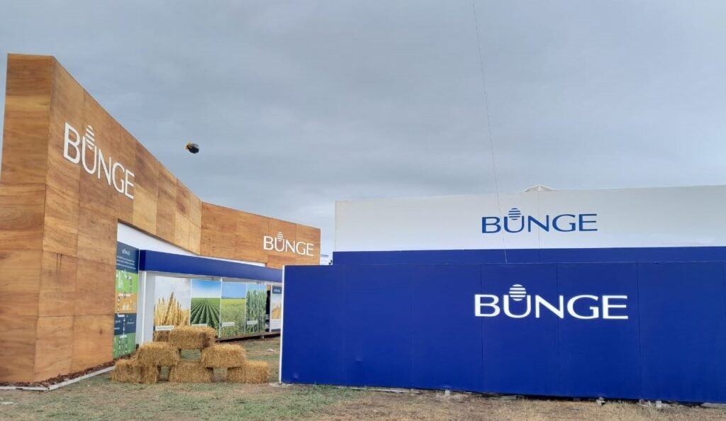 En una nueva edición de Expoagro, Bunge refuerza su compromiso con un abastecimiento agrícola sostenible y comparte con los productores las novedades de sus programas de cultivos certificados.