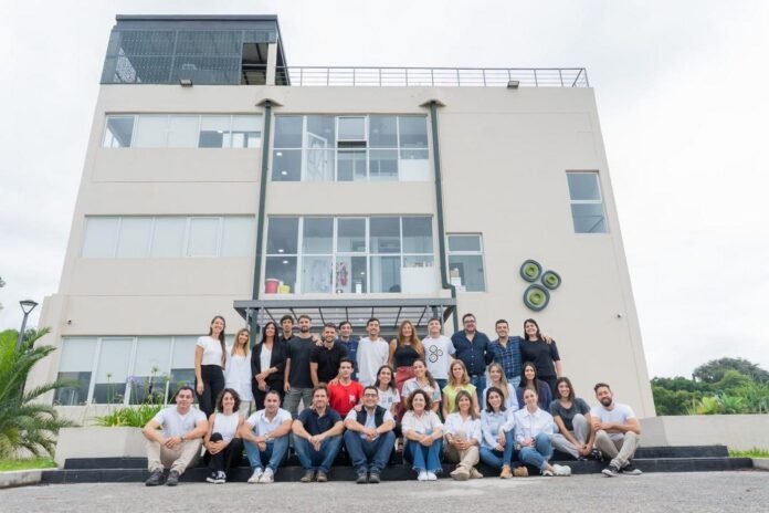 Puna Bio recibe inversión de la Fundación Gates y cierra su Serie A para llevar bioinsumos argentinos a África y reforzar la seguridad alimentaria global.