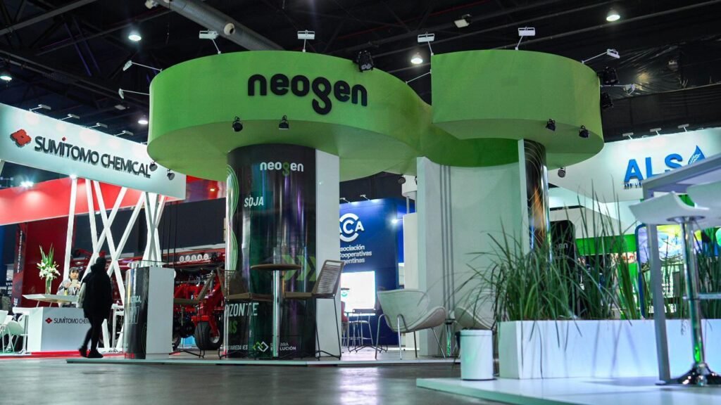 NEOGEN lanza cinco nuevas variedades de soja en el Congreso Aapresid 2025, con genética adaptada a todos los ambientes y una estrategia para consolidarse en el podio argentino.