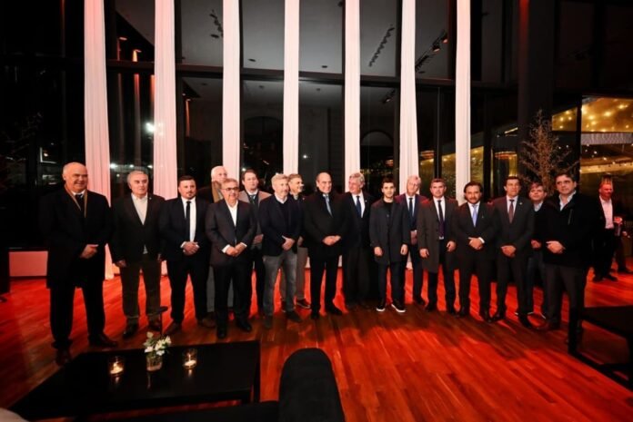 En la Rural, Francos tuvo un encuentro cordial con gobernadores en medio de la tensión por la obra pública 