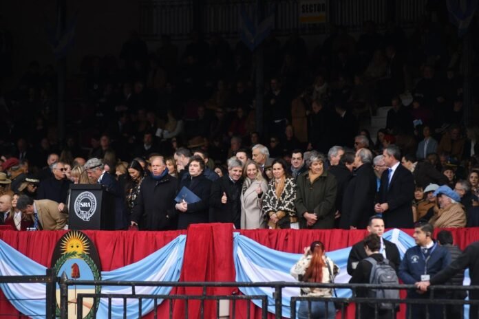 Javier Milei anuncia baja permanente de retenciones al agro durante la apertura de la Exposición Rural de Palermo 2025.