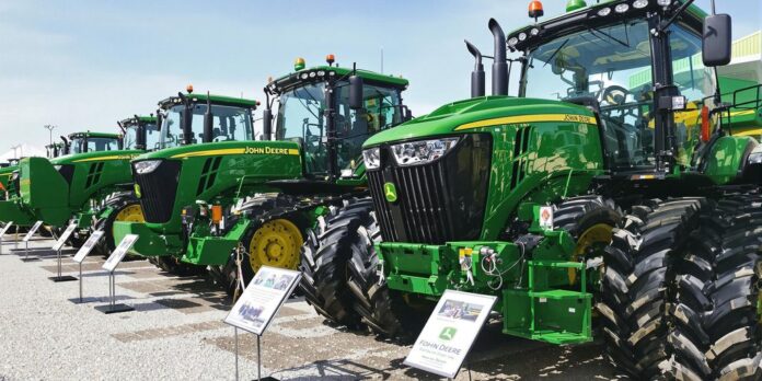 Maquinaria John Deere en La Rural 2025.