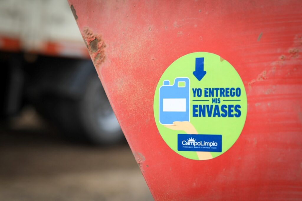 CampoLimpio superó los 20 millones de kilos de envases vacíos de fitosanitarios recuperados. El sistema opera en 22 provincias y afianza la economía circular en el agro.