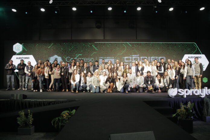 El XXXIII Congreso Aapresid “Código Abierto” reunió a 12.500 asistentes, 450 disertantes y más de 150 expositores, consolidándose como el evento agropecuario más importante del año en Argentina.