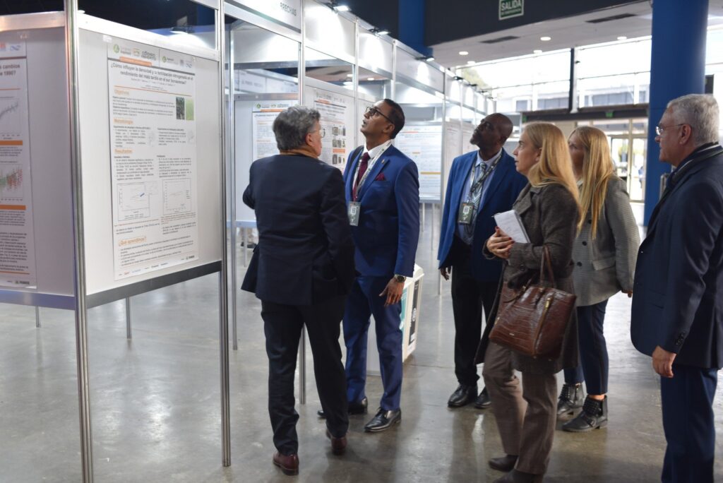 Ministros de Centroamérica y el Caribe durante el Congreso Aapresid 2025, junto a autoridades argentinas y representantes del IICA.