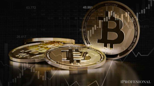 Por lo pronto, en todo el 2025 la cotización del Bitcoin avanza 19% en dólares, aunque en los úl