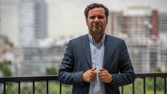 El experto detalló cómo fue el ingreso de divisas: “Primero que son 7.