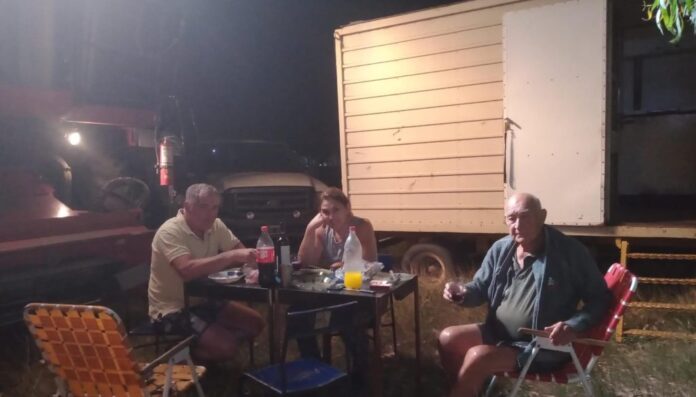 MARIAN FINOCHIO Cena navidena