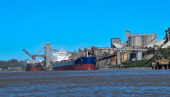 puerto buque barco hidrovia exportaciones