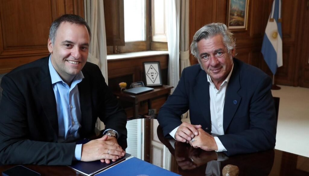 Cumbre Pino-Adorni: la Sociedad Rural le pidio al Gobierno medidas para paliar el aumento de costos Reunion entre Nicolas Pino y Manuel Adorni