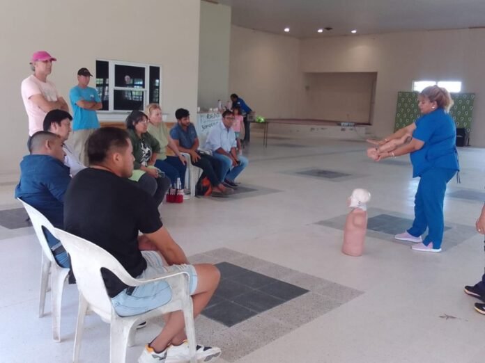 La delegación Formosa del RENATRE llevó a cabo una capacitación teórico-práctica sobre RCP (Reanimación Cardiopulmonar) y Primeros Auxilios en las instalaciones de la Sociedad Rural de Formosa, el pasado 18 de febrero. 