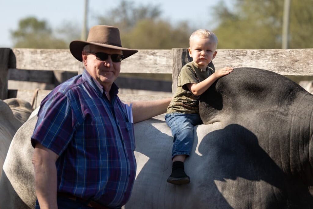 Del 24 al 29 de mayo de 2026, en Corrientes, el productor paraguayo Helmut Klassen llegará como jurado de la raza Brahman a las NACIONALES con la fuerza de Expoagro, el gran encuentro ganadero que reúne genética, pasión y negocios en el corazón del país.
