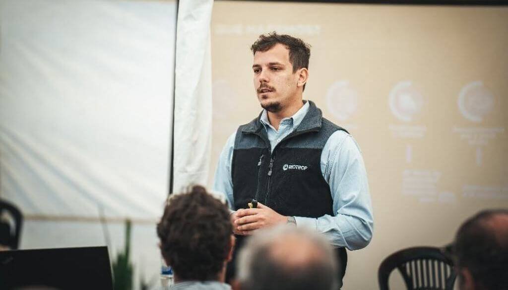 Aplicación de tratamiento de semillas biológico en trigo