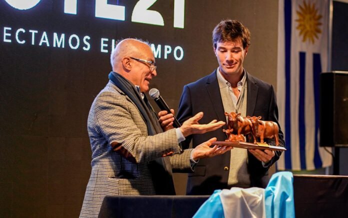 Amadeo Derito destacó el potencial de la carne a pasto y llamó a recuperar superficie ganadera durante el cierre de la Expo Angus 2026.