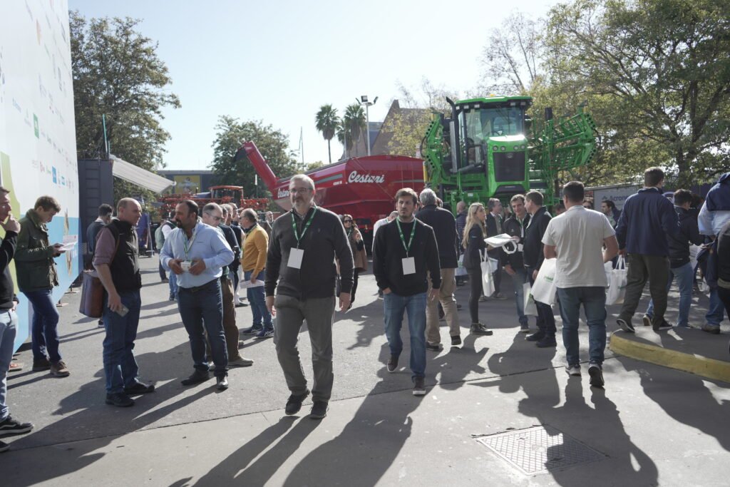 Del martes 4 al mediodía al jueves 6 de agosto, el Congreso Aapresid 2026, con la fuerza de Expoagro, ya confirmó la participación de un mapa de empresas que representan, de la semilla al puerto, todo el ecosistema agroindustrial argentino, nada menos que en uno de sus epicentros: Rosario, Santa Fe.