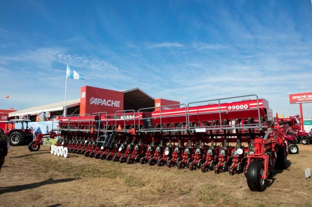 Las sembradoras Apache incorporan tecnologías de agricultura de precisión, siembra variable y fertilización inteligente para maximizar la productividad de cada lote.