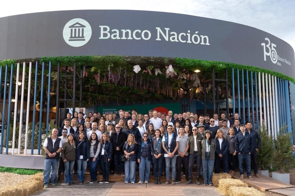 Banco Nación recibió solicitudes de crédito por USD 11.850 millones en AgroActiva 2026, un 78 % más que en 2025, impulsado por la demanda de maquinaria agrícola.