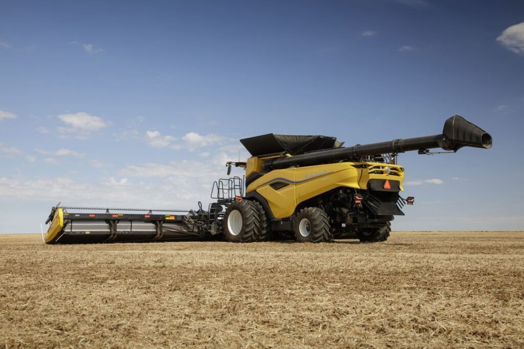 New Holland presenta en AgroActiva la cosechadora CR11, su modelo de doble rotor más grande, con 775 cv, tolva de 20.000 litros e inteligencia artificial.