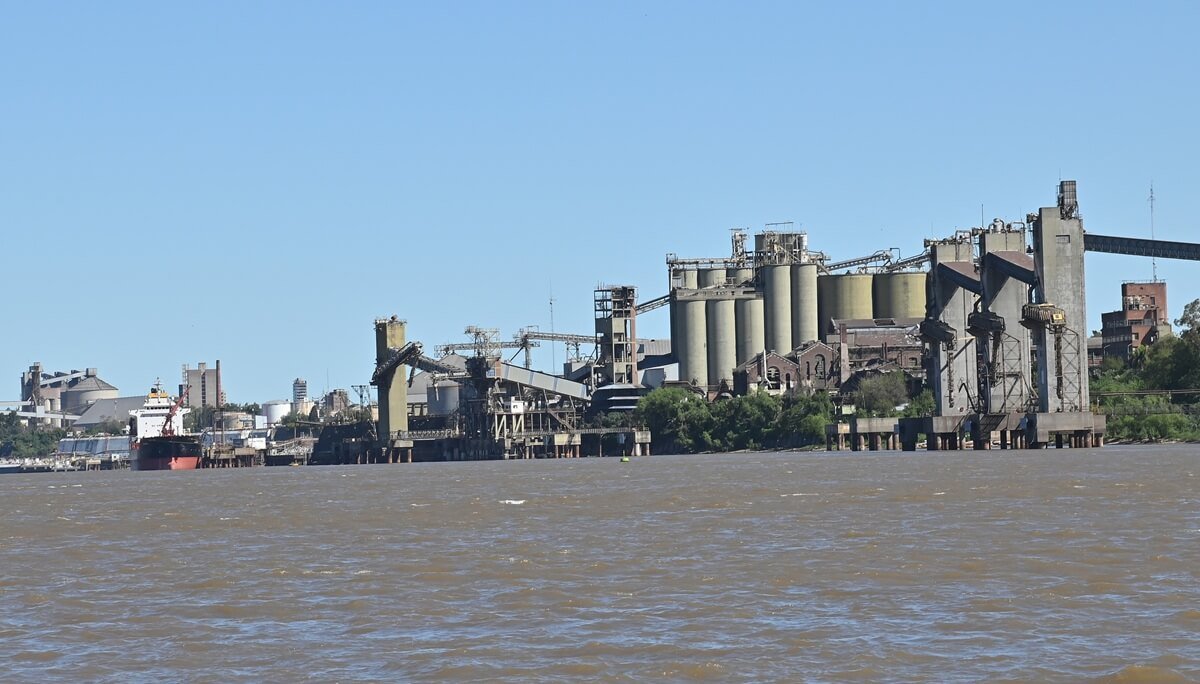 puertos gran rosario hidrovia barcos