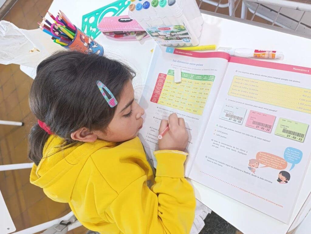 andrea estudia