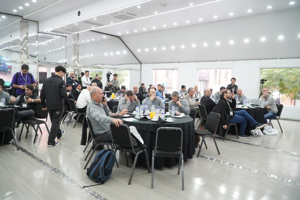 La cooperativa realizó por primera vez un remate en el Congreso Aapresid 2026 con la fuerza de Expoagro, con una oferta integrada por hacienda de Santa Fe, Córdoba y Buenos Aires. Más del 95% de los lotes encontró comprador durante la subasta.