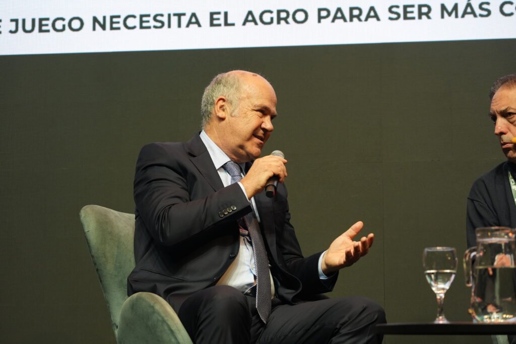 En la primera jornada del Congreso Aapresid 2026, con la fuerza de Expoagro, referentes del gobierno nacional analizaron los cambios normativos que se vienen promoviendo para impulsar el desarrollo del sector.