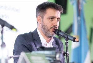 Durante décadas, la agricultura se apoyó en un principio relativamente estable: el productor podía planificar la siembra dentro de un calendario conocido y con márgenes razonables para adaptarse a las condiciones del clima. Hoy esa lógica cambió.