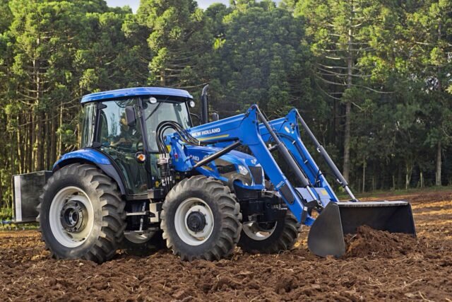New Holland presentó en la Expo Rural 2026 tres tractores diseñados para mejorar la eficiencia en tareas agrícolas y ganaderas.