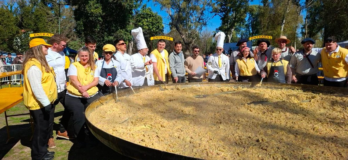 Omelette gigante con 10.000 huevos Omelette gigante con 10.000 huevos en Boulogne