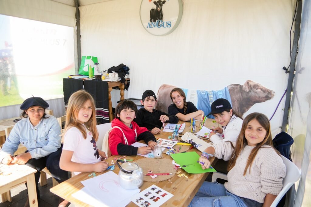 Del 21 al 25 de septiembre, el Centro de Remates y Exposiciones Angus será escenario de la Semana Angus de Primavera edición Banco Provincia, con la fuerza de Expoagro. Las principales cabañas del país llegarán para mostrar su genética y ocho casas consignatarias pondrán a la venta más de 60.